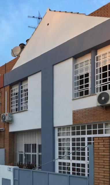 Casa Soleada en Calle Tranquila Sevilla Exterior foto